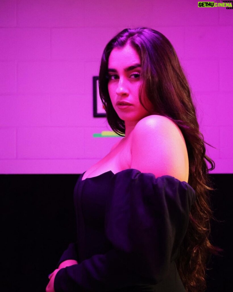 Lauren Jauregui Instagram - We’re in Dallas tonightttt who’s coming?😈 #TheSerpentinaTour