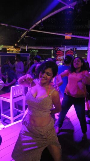Lavanya Manickam Instagram - Just vibing for #kalachasma song in goa