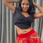 Lavanya Manickam Instagram – Daaru peku dance kaarey🌶️💯🔥💃🏻 being #sunnyleone fan ❤️💯