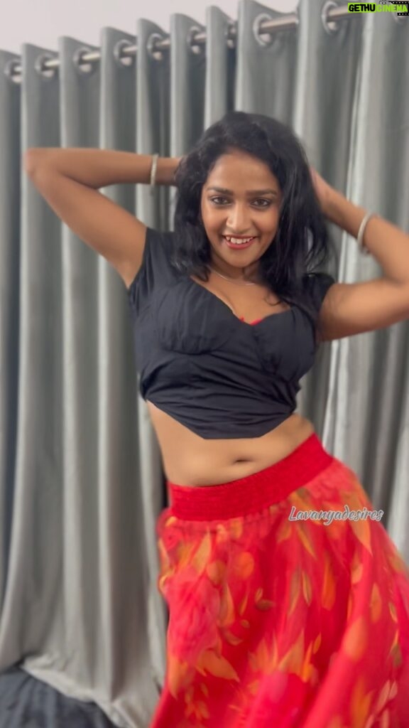 Lavanya Manickam Instagram - Daaru peku dance kaarey🌶💯🔥💃🏻 being #sunnyleone fan ❤💯