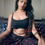 Lavanya Manickam Instagram - Wanna be a mirchi hot 🌶️ in redblack saree🔥 #lavanyamanickamoffl #lavanyamanickamhot #lavanyadesires #lavanyamanickam #lavanyamanickamoffl #lavanyadesires #saree #sareelove #photo #photography #photoshoot #photo #trendingphoto ❤️🔥