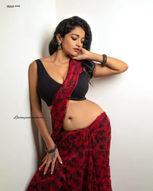 Lavanya Manickam Instagram - Wait for ur good time to make realize people that u r bad in showing ur good results💯😇Red and black all time favourite saree series🌶️❤️💯💃🏻 Photography and edited📸 by : @midhun_rxme 💯🥰📸