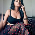 Lavanya Manickam Instagram - Wanna be a mirchi hot 🌶️ in redblack saree🔥 #lavanyamanickamoffl #lavanyamanickamhot #lavanyadesires #lavanyamanickam #lavanyamanickamoffl #lavanyadesires #saree #sareelove #photo #photography #photoshoot #photo #trendingphoto ❤️🔥