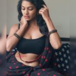 Lavanya Manickam Instagram – Wanna be a mirchi hot 🌶️ in redblack saree🔥 #lavanyamanickamoffl #lavanyamanickamhot #lavanyadesires #lavanyamanickam #lavanyamanickamoffl #lavanyadesires #saree #sareelove #photo #photography #photoshoot #photo #trendingphoto ❤️🔥