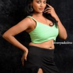 Lavanya Manickam Instagram - Be a sexy queen 👑❣️ Photography 📸 : @midhun_rxme #lavanyamanickamoffic #lavanya #lavanyamanickam #lavanyadesires #lavanyamanickamsexy