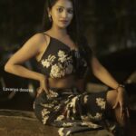 Lavanya Manickam Instagram - Be a shining queen 👑❣️ happy morning all💐💯😊 Photography 📸: @akin_paduva_photography #lavanyamanickam #lavanyamanickamoffl #lavanyadesires #trending #trendingphoto #photography #photoshoot #photolove #photo