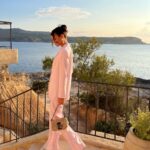 Laysla De Oliveira Instagram - Celebration of love 🪩🤍🎩 Ibiza