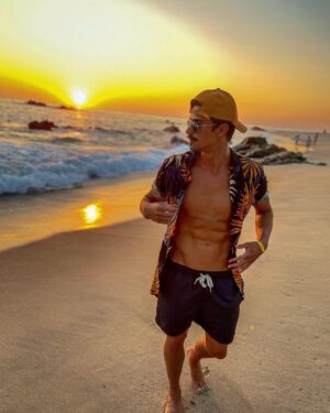 Leandro David Instagram - Se vc tivesse a oportunidade de visitar qualquer praia do mundo, agora, pra onde vc iria? 🤔🏝 #tbt zin dessa praia mais que especial ❤️