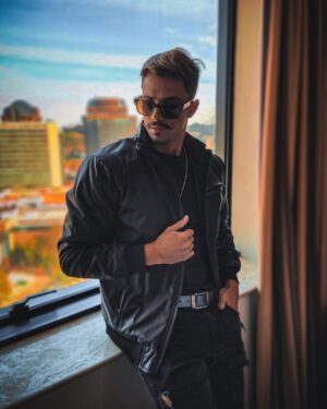 Leandro David Instagram - Já que a Rita não quis … pega pra você bb ? 😈🔥