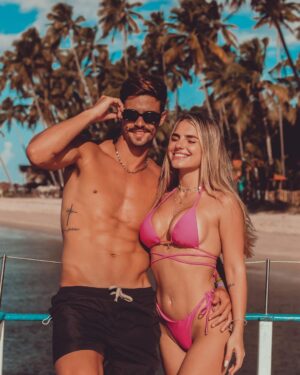 Leandro David Instagram - E já que vcs pediram tanto, resolvi postar logo 3 de uma vez 😂 Alô Ritinha, vai voltar não desgramada?? KKKKKK Marque aqui a sua amiga que ficaria indecisa entre o Leandro e o Leonardo 🤣🤣 @ritatiiecher

📸: @arisonrod