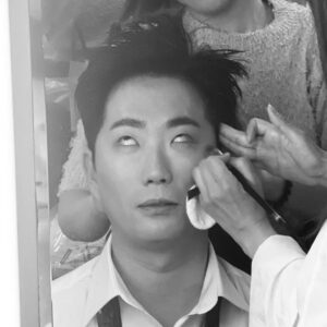 Lee Chang-ho Instagram - 코미디언.ver
감사합니다요! 코미디언 이창호입니닼!
공연 전부터 찾아주셔섴 로비부터 공연장 입구까지 모두를 위해 준비해 주신 팬분들부터 꺄얔!
관계자분들과 코미디언들 식사부터 간식까지 신경 써주신 팬분들과 꺄꺄얔!
공연을 예매하시고, 찾아주시고, 함께 즐겨주신 모든분들 진심으로 감사합니닼!
준비해 주시고 남겨주신 모든 사진, 영상, 선물 하나하나 다 올리지 못하는 점 죄송합니다. 진짜. (공연 보신 분들은 뭔지 알쥐?!) 
많은 분들께서 올려주시는 모든 후기, 사진, 영상, 하나하나 눈으로 보며 마음으로 담고있습니닼!
앞으로 찾아주시는 모든 분들을 더 담기 위해 눈 마주치겠습니다. (그래서 끝나고 계속 다 둘러보는거입니다욬)
진심으로 감사드리며 사랑합니닼!