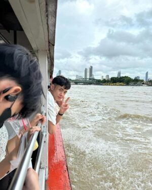 Lee Charles Instagram - 耶嘿～
放假囉

#昭披耶河 
泰國最大的河流
水量最多
長度最長

#bkk #bangkok #thailand #TheChaoPhrayaRiver