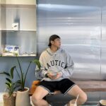 Lee Charles Instagram - 1好無鳥噢 2來張自拍 3瘋狂自拍 4自拍被抓 5覺得尷尬 6拿鐵一杯 7一角鯨魚 8桌子亮晶晶 9menu在這裡 @monodoncoffee 一角鯨咖啡 Monodon Coffee