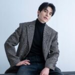 Lee Dong-wook Instagram - - 이동욱 작가님의 출판기념회에 여러분을 모십니다 ✔️일시: 11월 29일(수)부터 ~ ✔️장소: 전국 극장🎞️ 그리고 포스트✍🏻 - 포스트 보러 가기 👉🏻 https://naver.me/GEIK5JC0 - 🎬 영화 절찬 상영 중 - #이동욱 #LeeDongWook #李栋旭 #욱스타그램 #싱글인서울 #SingleinSeoul #영호 #보그코리아 #VOGUEKOREA