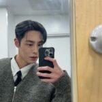 Lee Jae-wook Instagram – 🩵
🙋‍♂️