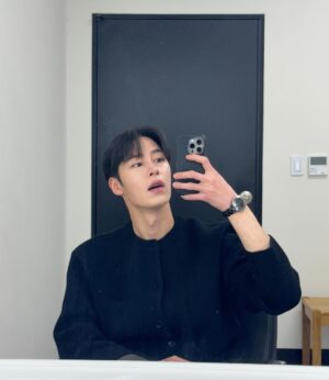 Lee Jae-wook Instagram - CHANEL🖤

#CHANEL #J12 #CHANELWatches #Ad