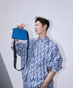 Lee Jae-wook Instagram - 시원..💙

#ad #FendiPeekaboo #InLoveWithMyPeekaboo #Fendi @fendi @silviaventurinifendi