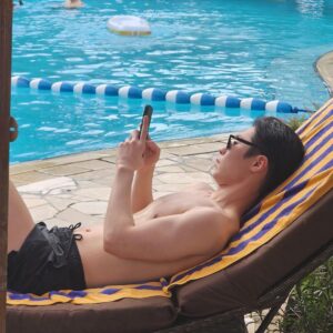 Lee Jae-wook Instagram - 🐋😎