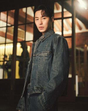 Lee Jae-wook Instagram - CHANEL💙

#ad @chanel.beauty.korea 
#CHANELPARFUMEURMASTERCLASS #샤넬조향마스터클래스