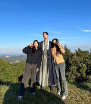 Lee Jae-wook Instagram - 그동안 환혼을 사랑해 주셔서 감사합니다.🙇🏻

정말 긴 시간 욱이로 있었고 너무나 그 시간이 기뻤고, 행복했고, 마음 아팠고, 속상했지만 
그렇지만 저에겐 지금 좋은 기억만 남았습니다. 

저 만큼이나 작품을 사랑해 주시고 
욱이를 사랑해 주셔서 감사합니다.🤍
