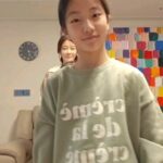 Lee Ji-hyun Instagram - 푸하하하 올리면서도 넘 웃기네요🤣🤣🤣 우리끼리 찍으면서도 얼마나 깔깔대고 웃었는지 몰라요ㅋㅋ 오합지졸 우리 사랑해 내새꾸들❤️❤️❤️ @sykim_100813 4 주 안에서 항상 기뻐하라 내가 다시 말하노니 기뻐하라 5 너희 관용을 모든 사람에게 알게 하라 주께서 가까우시니라 6 아무 것도 염려하지 말고 다만 모든 일에 기도와 간구로, 너희 구할 것을 감사함으로 하나님께 아뢰라 #music #dance #viral#reels #instareels #family 복된 주일 되세요~~~❤️