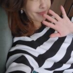 Lee Ji-hyun Instagram - 저희는 용평 스키장왔어요~^^ 몸은 추운데 하얀 눈을 보니 가슴이 시원해요🤣🤣 아이들은 하루 스키강습 받으니 제법 잘타요~~👍👍👍 우경이는 겁이 많아서 리프트를 눈 꼬~~옥 가리고 타요🤣🤣 역시 뭐든 어렸을때 배워야ㅋㅋㅋ#김준형아카데미 너무 친절하게 레슨해주셔서 감사합니다😁 아이들이 좋아하니 엄마는 힘들어도 그저 감사하고 행복해요😁