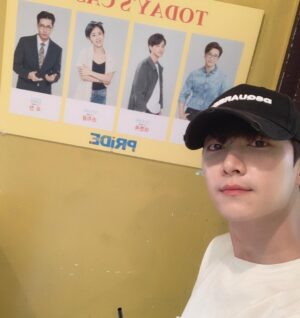 Lee Jung-hyuk Instagram - '프라이드' 보기 딱 좋은 날씨군!!
화이팅!!