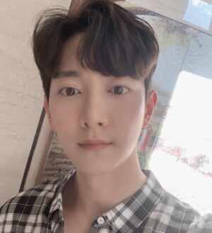 Lee Jung-hyuk Instagram - #리슨스테이지 날짜 나왔어요!!
9월9일! 7시30분!
이런 기회 만들어주신 #미스틱 에 감사드립니다!
장소가 좀 협소해서 죄송스럽기도하고 30분이라 아쉽기도 하지만.. 빨리 보고싶네요🌈
