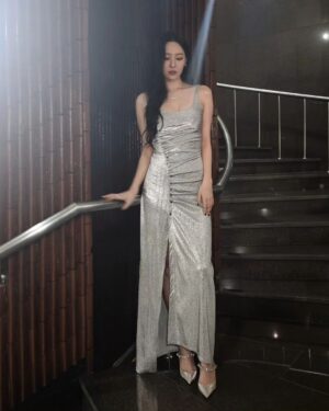 Lee Sun-mi Instagram - Red or Silver?