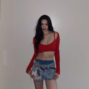 Lee Sun-mi Instagram - FIREEE❤️‍🔥🔥🚨🩸🔴 @koreauniv.official