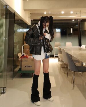 Lee Sun-mi Instagram - 🤟😛🤟
