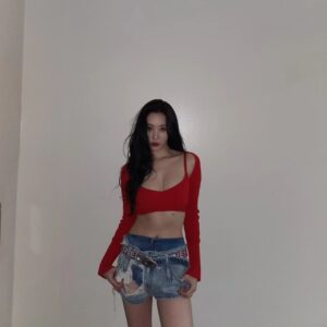 Lee Sun-mi Instagram - FIREEE❤️‍🔥🔥🚨🩸🔴 @koreauniv.official