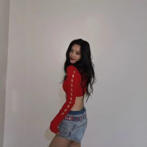 Lee Sun-mi Instagram - FIREEE❤️‍🔥🔥🚨🩸🔴 @koreauniv.official