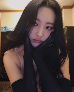 Lee Sun-mi Instagram - ☺️🩷