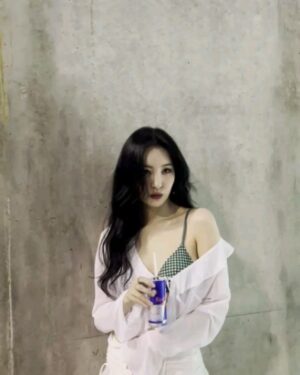 Lee Sun-mi Instagram - 🇹🇭💚🔫🤟

@waterbomb_bangkok_official