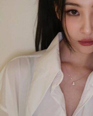 Lee Sun-mi Instagram - 🤟😛🤟