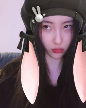 Lee Sun-mi Instagram - 🤟😛🤟