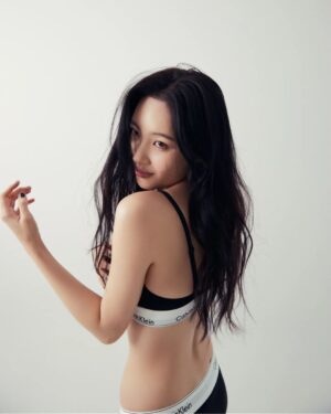 Lee Sun-mi Instagram - @calvinklein