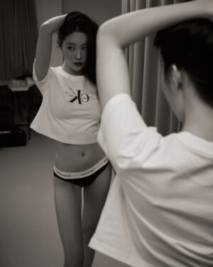 Lee Sun-mi Instagram - @calvinklein