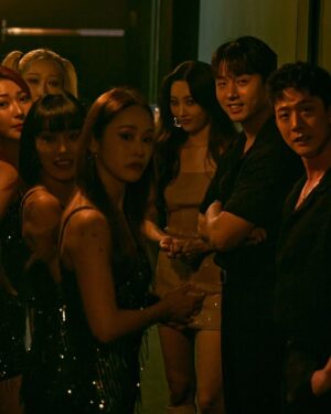 Lee Sun-mi Instagram - 10년동안 함께 무대에 서줘서 고마워😊
차현승의 새로운 꿈을 응원할게 
근데 마지막 무대까지 말 안한 건 너무 했다
맞지? @502bright 🤦🏻‍♀️

#차현승