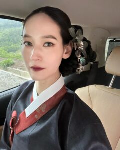 Lee Yeong-jin Instagram - 🙌🏻 #열녀박씨계약결혼뎐