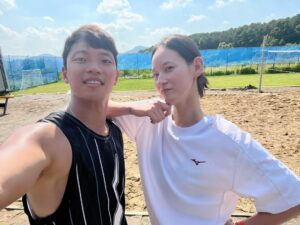 Lee Yeong-jin Instagram - 희정이 덕에 씨찬이 형이랑 
공으로 할 수 있는 놀이란 놀이는 
다 해뜨아. 🤭🧡
잊을 수 없는 즐거웠던 추억 한 가득!!
희정& 씨찬이 형아 
감쟈함뮈다🧡🧡🧡👍🏻👍🏻👍🏻