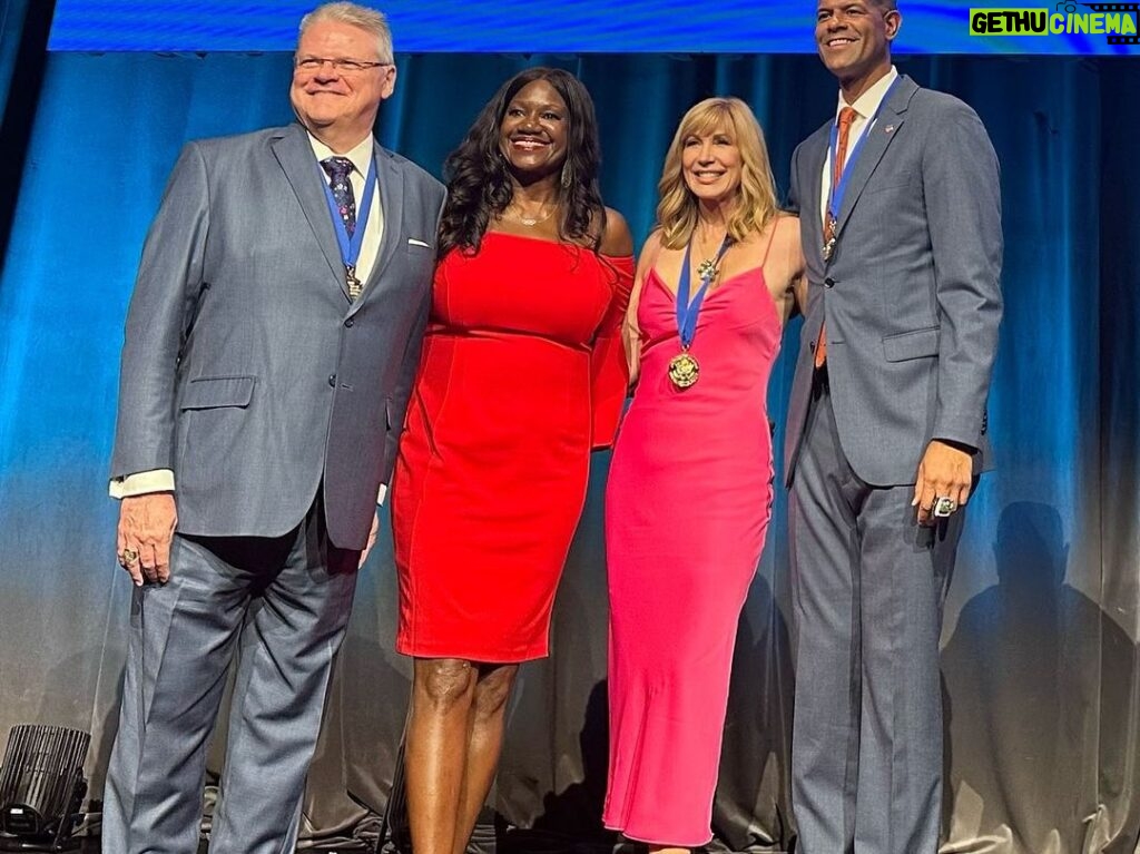 Leeza Gibbons Instagram - There was magic in the room ...we all felt it at the @multiplyinggood Jefferson Awards. This is like a red carpet event celebrating service! Yes! There should be a Nobel prize for those who show up to help others. That was the idea when Jacqueline Kennedy Onassis , Sam Beard and Sen Robert Taft Jr came up with the concept in the 70's. Since then, it has grown into a national movement to multiply good! I was so inspired by all the local unsung heroes who are changing the world as well as Shane Battier, Dr Paul Drescnack and others who set the bar for "doing good things" so high! Much gratitude to everyone involved on delivering a beautiful night to join voices in the mission to create a ripple effect where we can, with what we have. #service #multiplyinggood #celebrateservice #inspiration #gratitude