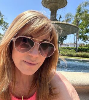 Leeza Gibbons Instagram - There's a reason you feel better outside near plants & trees.  Heck, even a plant in the room, or pictures of nature, can make you feel less anxious and stressed, but if you spend a little time outside , even just 5-15 minutes of sunshine, it helps keep your serotonin levels up, raises your energy and keeps your mood calm, positive, and focused.
Plus, it helps set your sleep cycle and improves your focus, and stir up your creativity. Yes, really! 
As little as 5 minutes of outdoor activity can help improve your self-esteem, especially if you’re near water or green space. So, take a walk outside and soak up the benefits! 
#natureheals #walks #sanitysanctuary #sunshine