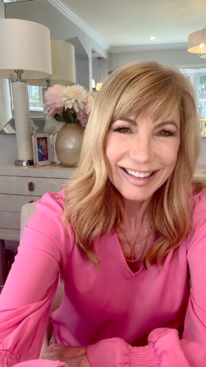 Leeza Gibbons Instagram - I want to wish all the moms out there a Happy Mother’s Day! As a daughter, one of the hardest things I had to face was watching Alzheimer’s disease take my mom from me. To help support the @alzassociation, I am encouraging you to download the @onstar Guardian app. OnStar is donating $1 for every app download, up to $100,000, to help contribute to the Association's vision of a world without Alzheimer's and all other dementia. #OnStarGuardianApp #ENDALZ #Ad