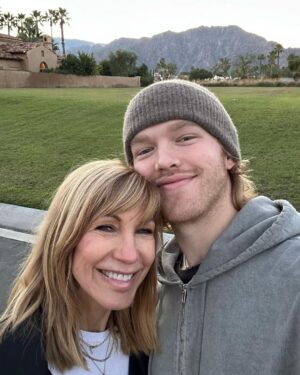 Leeza Gibbons Instagram - ...and my heart is happy.  In these moments, all is right with the world 🌎  #together