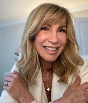 Leeza Gibbons Instagram - "The hardest challenge is to be yourself in a world where everyone is trying to make you be somebody else" e.e. cummings #quote #shinebright