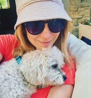 Leeza Gibbons Instagram - Sometimes the holidays make us melancholy. Bittersweet memories of those no longer here. Changing seats and empty seats at the table. Through it all, an awareness of blessings prevails.  Hold your pets and people close. #bittersweet #seasonofgratitude #melancholy