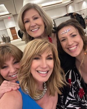 Leeza Gibbons Instagram - My daughter, my sister and my sister-in-law...simply three of the greatest women and best friends I know. How wonderful it is to be in their company!  #tiesthatbind #familymatters #empoweringwomen #lucky