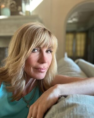 Leeza Gibbons Instagram - There's a lot to think about, worry about , and be sad about in our world. So much hurting.  It's hard to make sense of it. What do you do to keep moving forward with hope? How do you stay focused on what you can change? We all need remember the invisible thread that represents the knowledge that we are all connected.  #dowhatyoucan